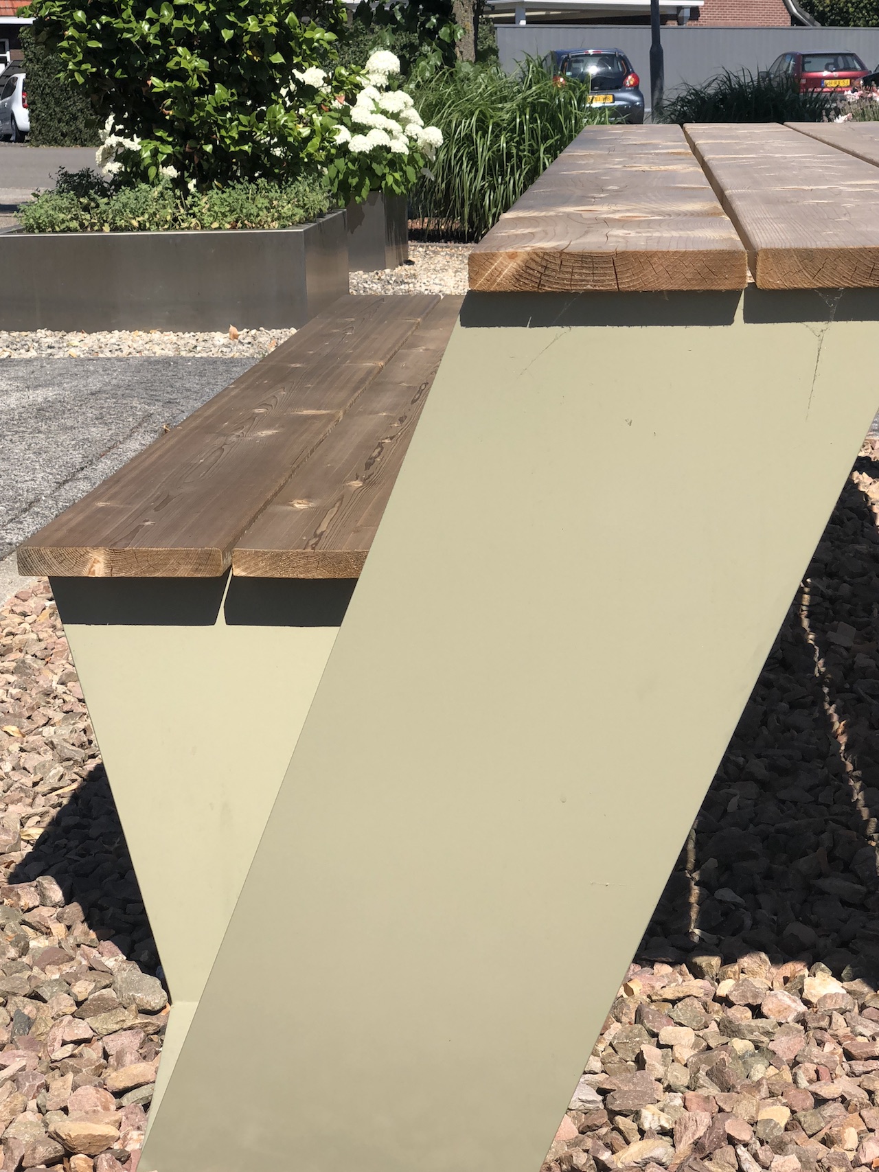 Picknicktafel van staal en hout voor buitengebruik